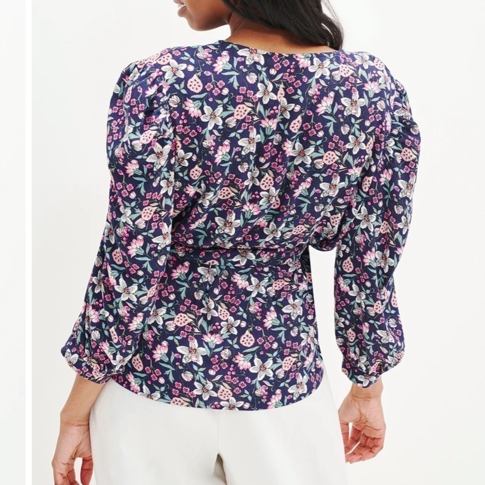 Amour Vert Linette Wrap Blouse in Zumba Floral Size S - Picture 2 of 9